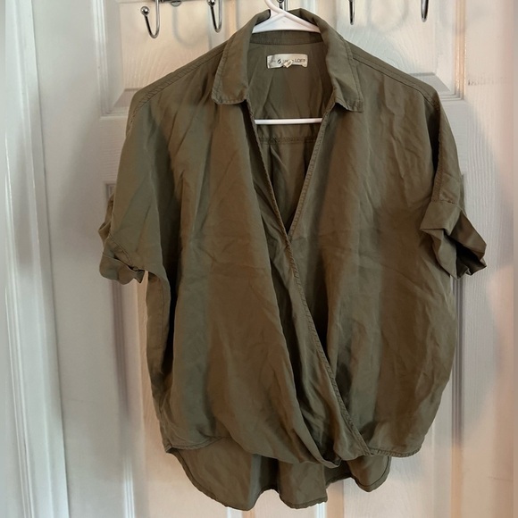 lou and grey Blouse Shirt Size Small Hi Low Faux Wrap Lyocell Casual - Picture 2 of 8
